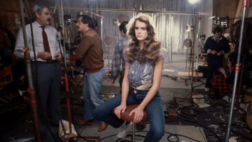 brooke-shields-shares-her-story-in-a-new-unsatisf-3-815-1680633847-0_dblbig.jpg