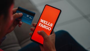 Wells-Fargo-Apology-Technical-Glitch-Customers-Missing-Bank-Deposits-scaled.jpg