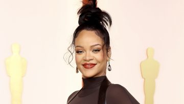 Rihanna-Makes-Huge-Donation-To-Disabled-Homeless-Veterans-In-Los-Angeles-After-Recently-Giving-Birth-To-Second-Son-scaled.jpg