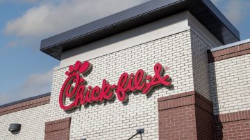 Florida-Woman-Files-Lawsuit-Seeking-At-Least-50K-From-Chick-Fil-A-After-Allegedly-Consuming-Black-Chicken-Nugget-scaled-e1697827906828.jpg