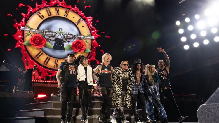 Guns-N-Roses-Band_General-1-CREDIT_Guns-NRoses-copy.jpg