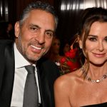 Kyle-Richards-Joins-Mauricio-Umansky-In-Aspen-After-His-Shirtless-Partying-With-Anitta.jpg